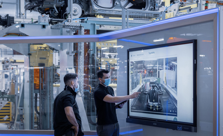 Ελέγχουν κάθε τμήμα της παραγωγής με ψηφιακά μέσα.