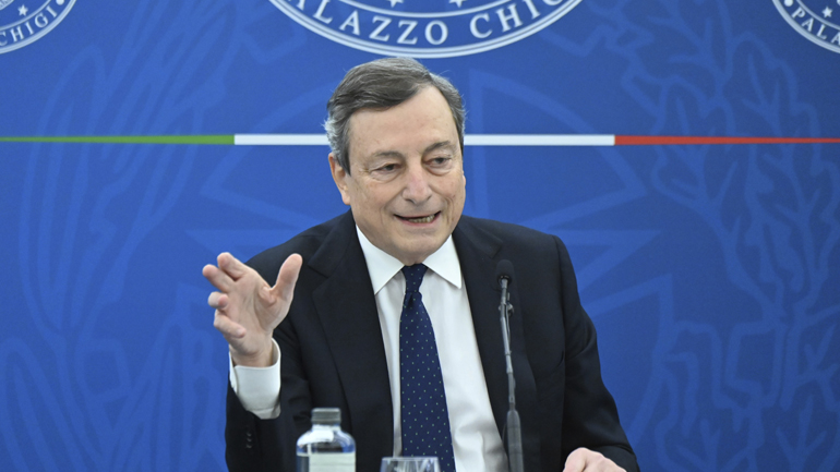 Ντράγκι: Θα εμβολιαστώ με το σκεύασμα της AstraZeneca