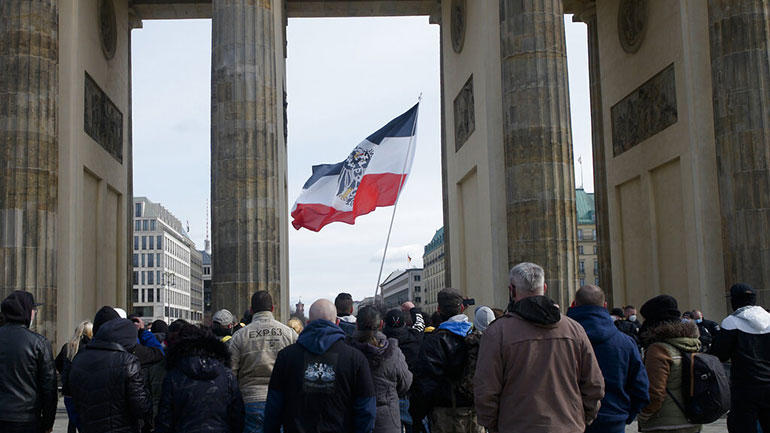 Γερμανία: Διαδηλώσεις κατά των περιοριστικών μέτρων και ταραχές στο Κάσελ