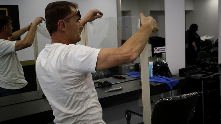 «Επιτρέπεται η διαδημοτική μετακίνηση για κομμωτήρια και κέντρα περιποίησης νυχιών»