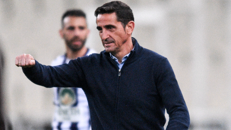 Χιμένεθ: «To αξίζει ο Μάνταλος, όταν η μπάλα καίει τη θέλει στα πόδια του»