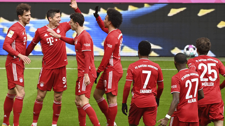 Γερμανία: Μπορεί και με 10 παίκτες η Μπάγερν, 4-0 τη Στουτγκάρδη