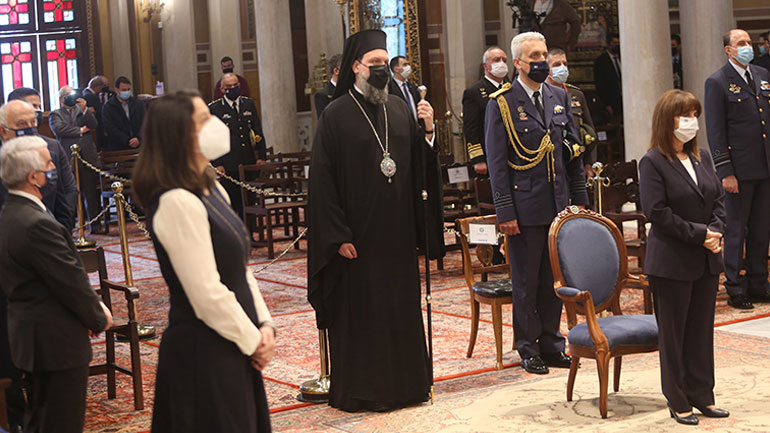 Παρουσία της ΠτΔ η Συνοδική Θεία Λειτουργία στον Καθεδρικό Ναό Αθηνών