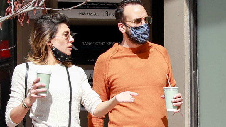 Στην Ισπανία με την αγαπημένη του ο Πάνος Μουζουράκης