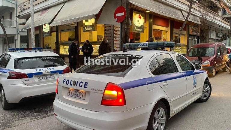 Θεσσαλονίκη: Πέντε προσαγωγές για το επεισόδιο σε ζαχαροπλαστείο Θεσσαλονίκη: Πέντε προσαγωγές για το επεισόδιο σε ζαχαροπλαστείο