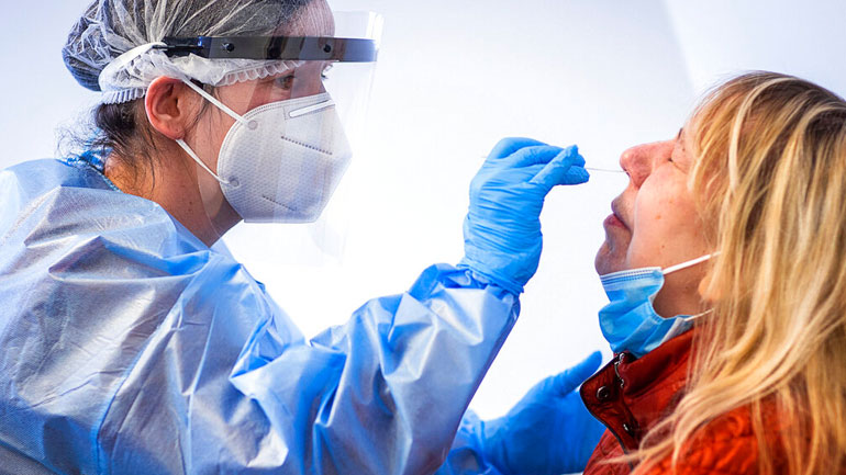 Βέλγιο: Επιστήμονες μελετούν μία νέα μετάλλαξη κορωνοϊού που έχει εμφανιστεί στη χώρα