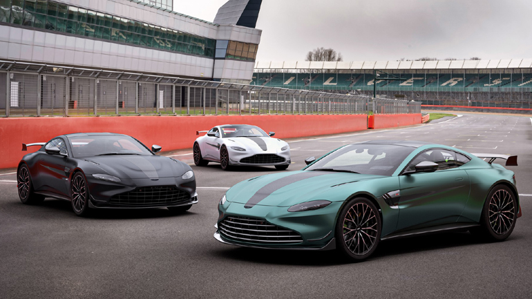 Σε τρία αποκλειστικά χρώματα