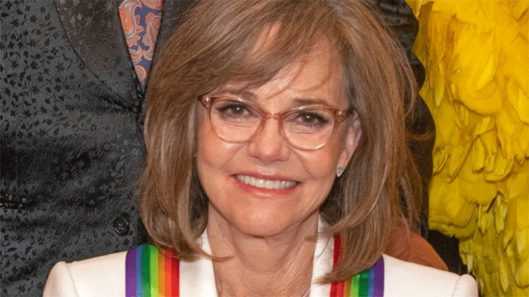 Η Σάλι Φιλντ σε σειρά για τους Los Angeles Lakers