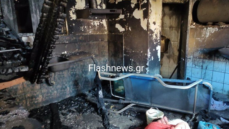 Από θαύμα σώθηκαν κάτοικοι οικήματος στα Χανιά που έπιασε φωτιά