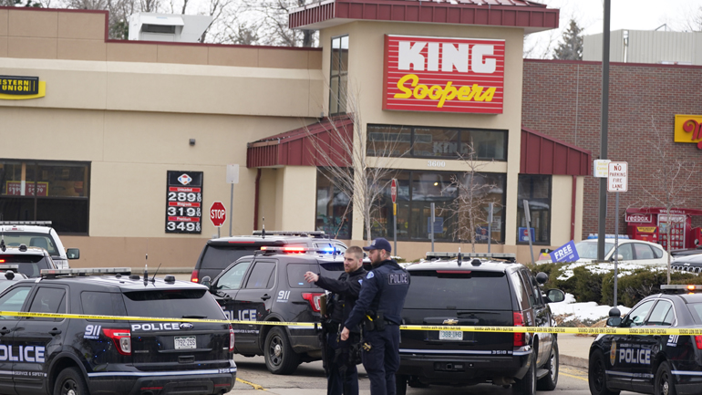 ΗΠΑ: Δέκα νεκροί από πυροβολισμούς σε σουπερμάρκετ στο Κολοράντο