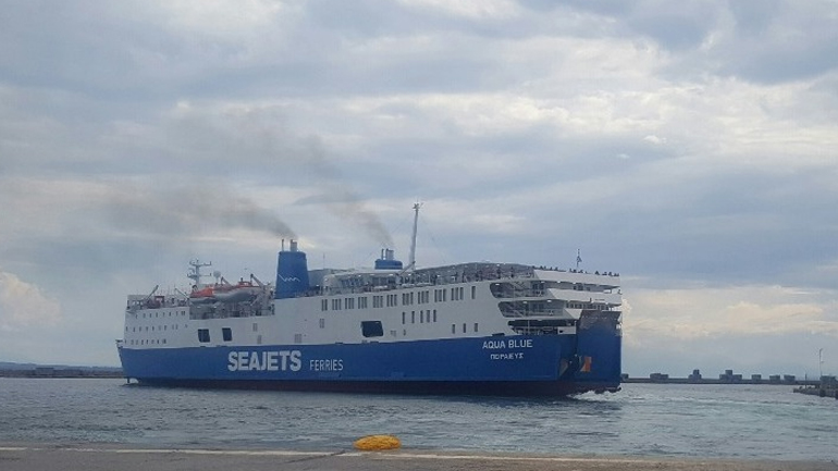 Γενικό blackout στο πλοίο Aqua Blue – Επέστρεψε στο Λαύριο