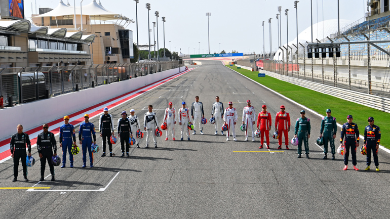 Κυρίες και κύριοι, πάρτε θέση – Το πάρτι ξεκινά