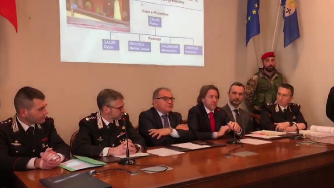 Επιχείρηση "Δυναστεία" εναντίον των "Μπαρτσελονέζι" με 59 συλλήψεις μαφιόζων 