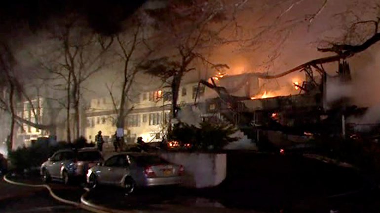 Οίκος ευγηρίας στη Νέα Υόρκη τυλίχθηκε στις φλόγες