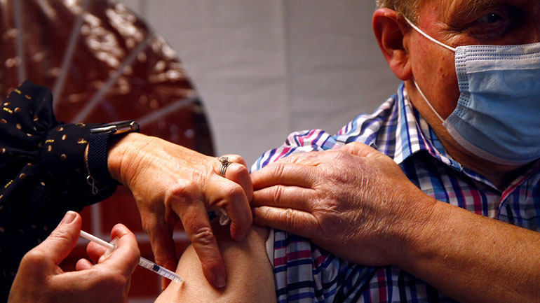 Γαλλία: Μεγάλοι αθλητικοί χώροι και στάδια θα μετατραπούν σε κέντρα μαζικού εμβολιασμού