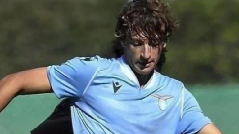 Ο δισέγγονος του Μουσολίνι υπέγραψε το πρώτο του επαγγελματικό συμβόλαιο με τη Λάτσιο