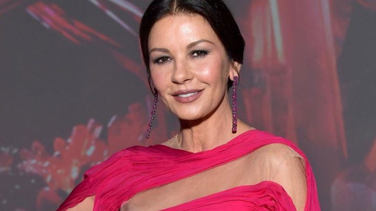 Τα beauty secrets της Catherine Zeta Jones για το δέρμα και τα μαλλιά της