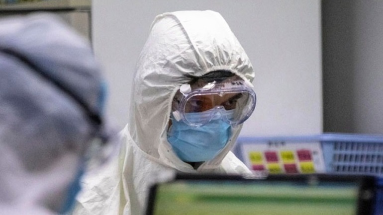 Αρνητικό ρεκόρ με σχεδόν 30.000 κρούσματα σε 24 ώρες κατέγραψε η Πολωνία