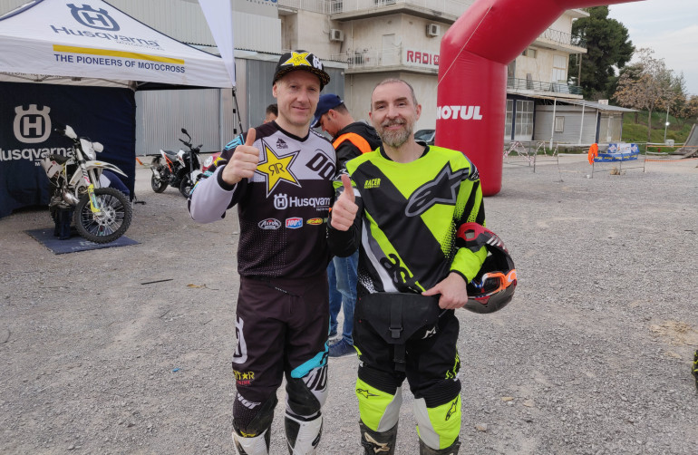 Και φωτογραφίες με... παγκόσμιους!