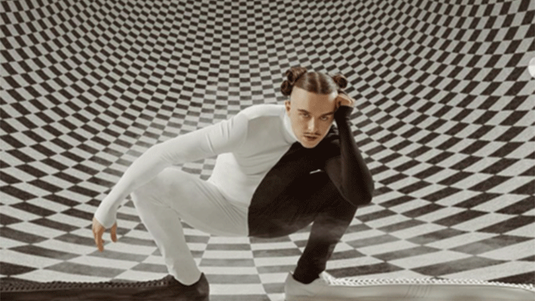 «Το μακρύτερο παπούτσι του κόσμου», για τον ράπερ Tommy Cash