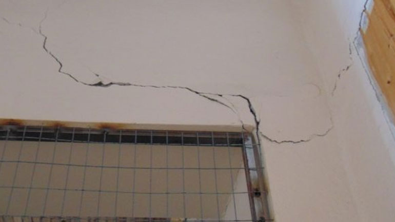 Γρεβενά: Ρωγμές σε εκκλησίες και κτήρια της Σαμαρίνας από τον σεισμό