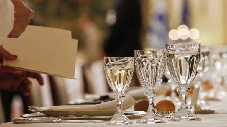 Σε εξέλιξη το επίσημο δείπνο στο Προεδρικό Μέγαρο Σε εξέλιξη το επίσημο δείπνο στο Προεδρικό Μέγαρο