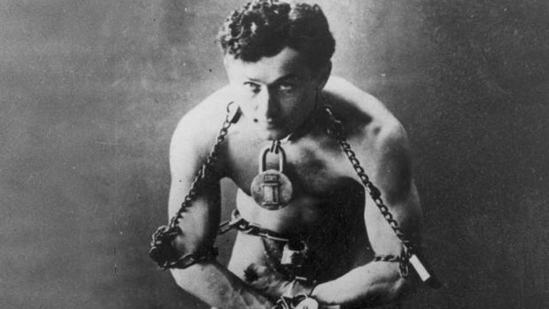 Σαν σήμερα γεννήθηκε ο διασημότερος μάγος όλων των εποχών