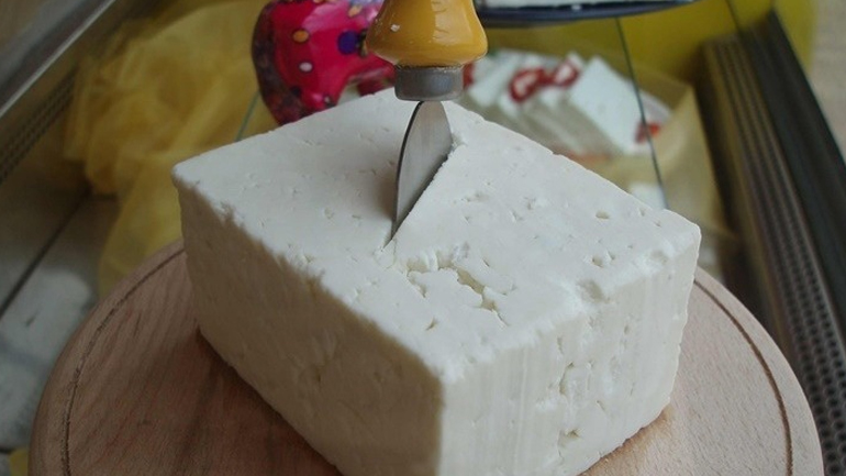 Προσωρινή ανάκληση πιστοποίησης παραγωγής «ΦΕΤΑΣ ΠΟΠ» σε επιχείρηση