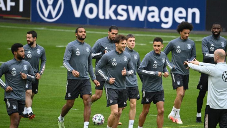 Γερμανία: «Θετικός» στον κορωνοϊό ο Χόφμαν