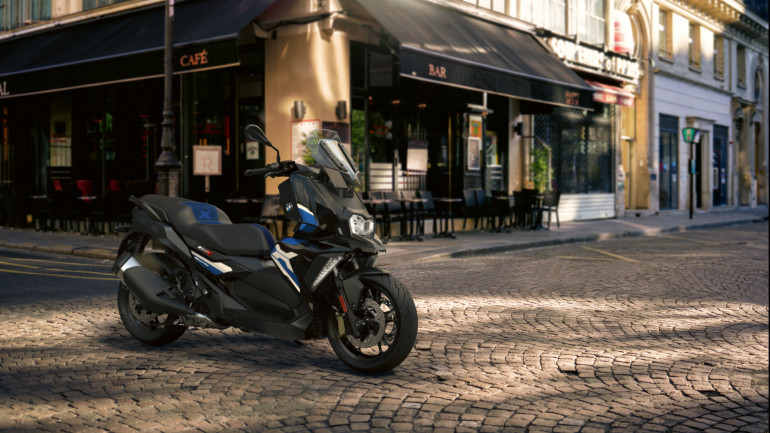 Μικρές αλλαγές στην αισθητική του scooter με έμφαση πάντα στις ρίζες της BMW.