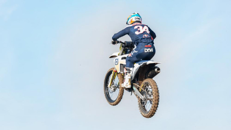 Ατύχημα σε αγώνα motocross για τον Dovizioso, αμφιβολίες για το τεστ με την Aprilia MotoGP