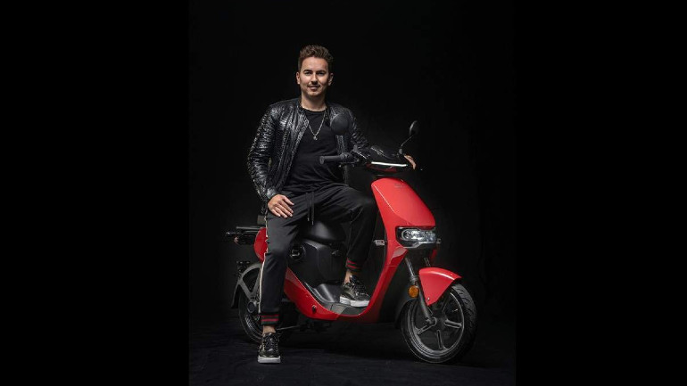 Επεκτείνεται η συνεργασία Super Soco και Jorge Lorenzo