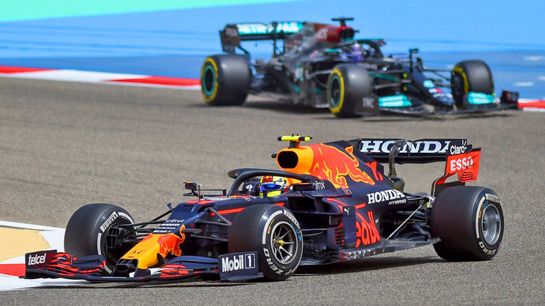 Mercedes και Red Bull μπαίνουν στη μάχη ως φαβορί.