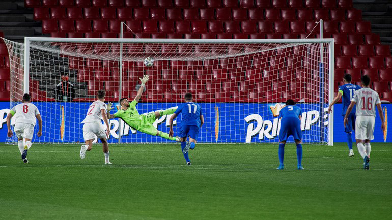 Μ’ αυτά τα χάλια θέλουμε και μουντιάλ;