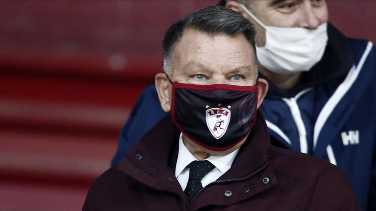 Super League: Απαγόρευση εισόδου σε αγωνιστικό χώρο και αποδυτήρια για τον Α. Κούγια