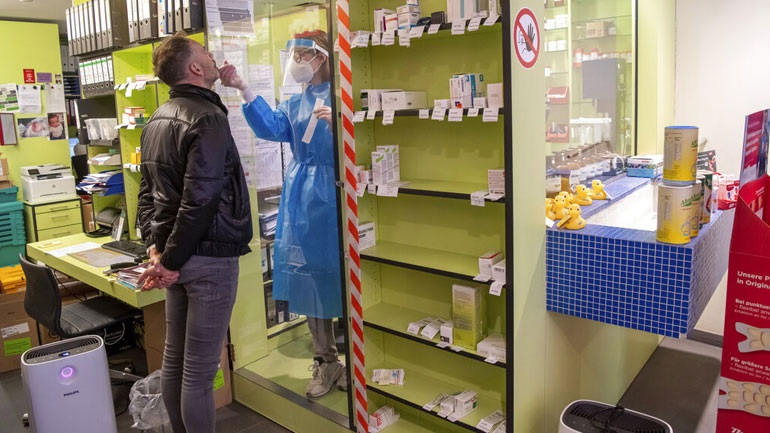 Γερμανία: 157 θάνατοι και 20.472 κρούσματα κορωνοϊού σε 24 ώρες Γερμανία: 157 θάνατοι και 20.472 κρούσματα κορωνοϊού σε 24 ώρες