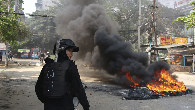 Μιανμάρ: Βρετανία, ΗΠΑ, Ε.Ε. καταδικάζουν τον «φόνο άοπλων πολιτών» από τον στρατό