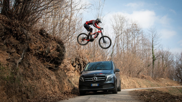 Θα περάσει και πάνω από το Mercedes Vito σας αν χρειαστεί!