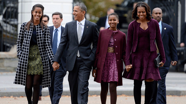 Ο Barack Obama μιλάει για την τοξική αρρενωπότητα στις κόρες του