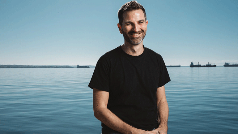 Ζ. Μαυροειδής: «Ο “Απόστρατος” είναι ένα ταξίδι ενηλικίωσης..»