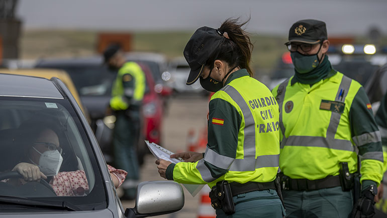 Η Ισπανία θα ζητεί αρνητικό μοριακό τεστ για Covid-19 στις χερσαίες αφίξεις από τη Γαλλία