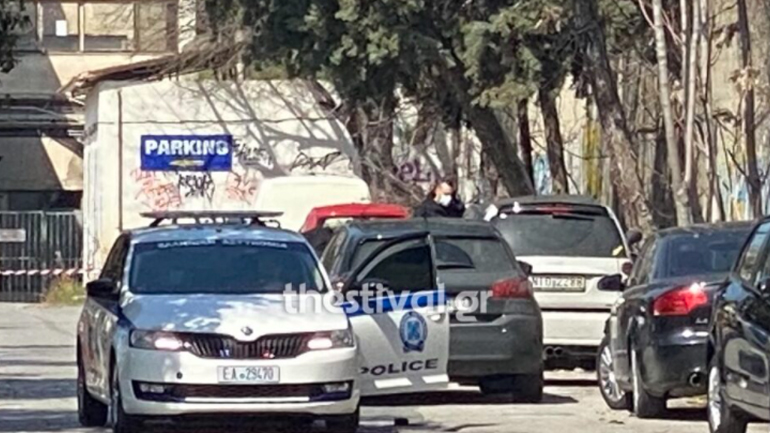 Θεσσαλονίκη: Άνδρας εντοπίστηκε νεκρός έξω από το αυτοκίνητό του