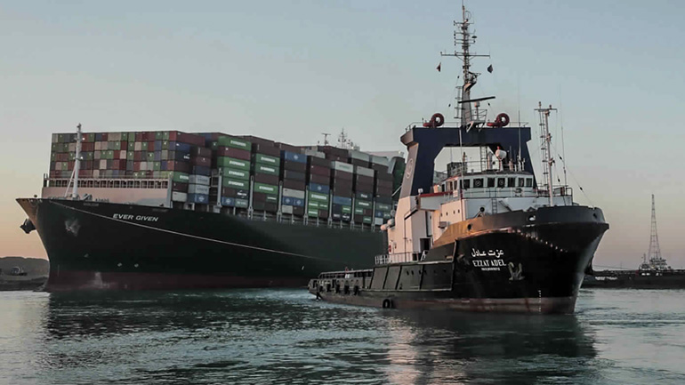 Αποκαθίσταται σταδιακά η ναυσιπλοΐα στο Σουέζ Αποκαθίσταται σταδιακά η ναυσιπλοΐα στο Σουέζ