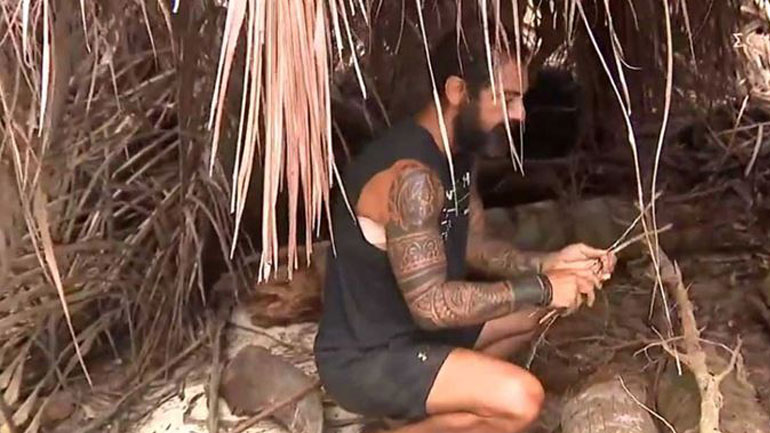 Έξαλλος ο Τριαντάφυλλος στο Survivor: «Είσαι απαράδεκτος. Άραξε και κάνε μας τη χάρη»