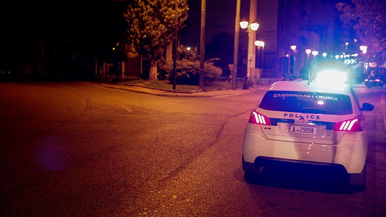 Θεσσαλονίκη: Νέα αστυνομική έφοδος σε «μπαρ-καμπαρέ» που λειτουργούσε παράνομα εν μέσω lockdown