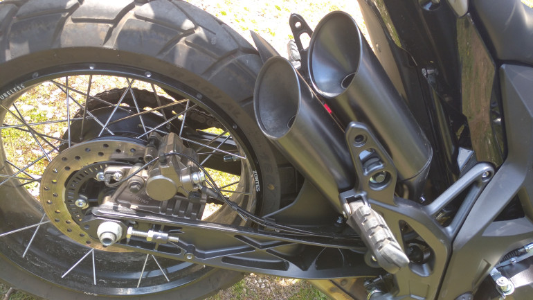 Οι χαρακτηριστικές εξατμίσεις και οι πανέμορφες ζάντες είναι από τα δυνατά σημεία του Daytona