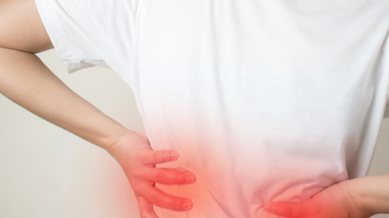 Πόνος στη μέση: Πότε πρέπει να απευθυνθούμε σε ιατρό