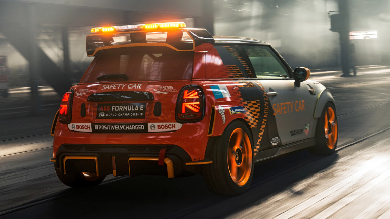 Από όπου και αν το κοιτάξεις φωνάζει πως είναι φτιαγμένο για την πίστα