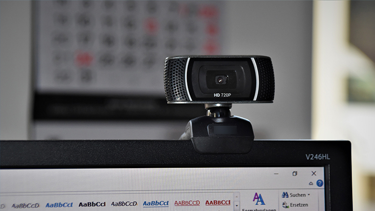 Σχεδόν ένας στους τέσσερις χρήστες του διαδικτύου επιτρέπει σε εφαρμογές και υπηρεσίες πρόσβαση σε μικρόφωνα ή κάμερες