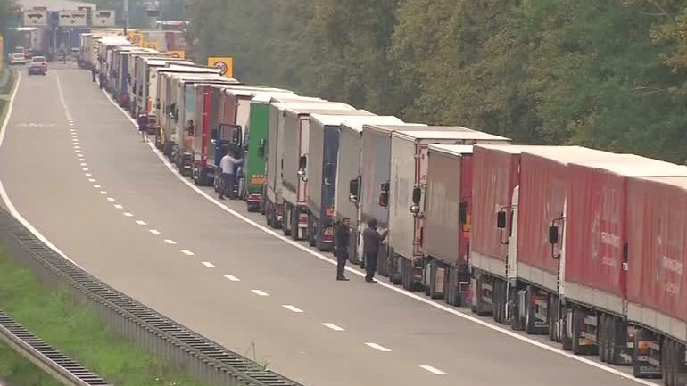 ΕΛΣΤΑΤ: Μειώθηκε 19,4% το βάρος των φορτίων που διακινήθηκαν στην Ελλάδα στο γ΄ τρίμηνο